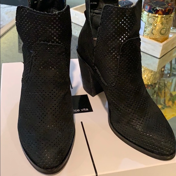 Heeled bootie - Picture 3 of 8